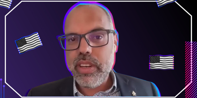 Foragido, Allan dos Santos monta empresa e cria novo “Terça Livre” nos Estados Unidos