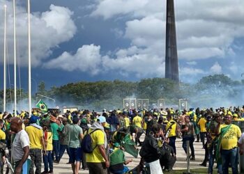 Tropa de choque da PMDF demorou 1h30 para chegar à Câmara em 8/1