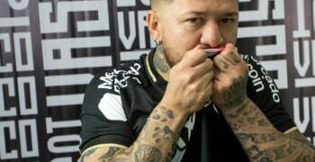 Vasco anuncia o atacante Rossi como reforço para o restante da temporada