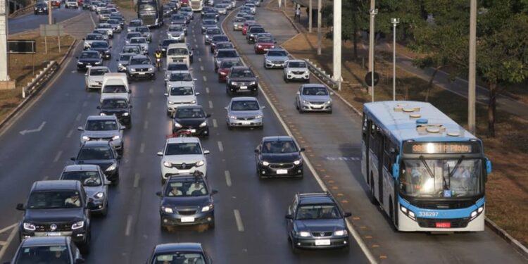 Ibaneis pede desculpas por transtornos e diz que obras são para o “bem de todos”