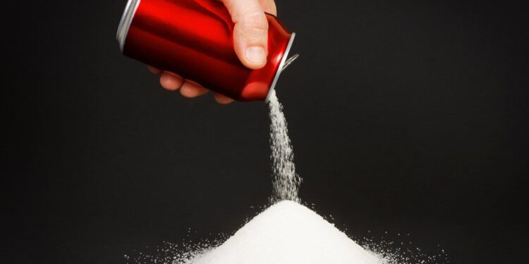 Harvard: beber refrigerante todo dia eleva risco de câncer em mulheres