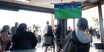 Brasilienses se frustram com eliminação do Brasil na fase de grupos da Copa