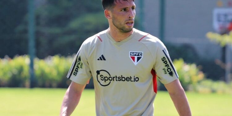 Lucas faz exames, Calleri treina normalmente, e São Paulo encerra preparação para duelo pela Sul-Americana