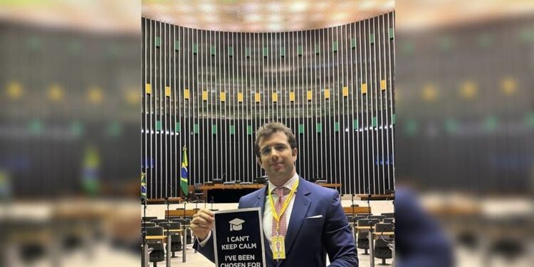 Brasiliense ganha bolsa de estudo e fará mestrado na Inglaterra