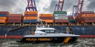 Vídeo: mulher é presa com 10 kg de cocaína em carreteis de linha