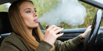 Lutador de 20 anos posta foto de pulmão destruído pelo vape. Veja