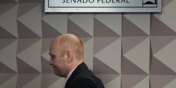 Sargento do Exército tem conta hackeada com nudes publicados nos stories