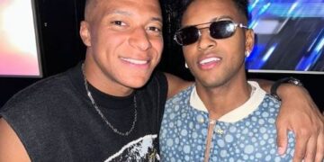 Rodrygo publica foto com Mbappé e alimenta rumores sobre francês no Real Madrid