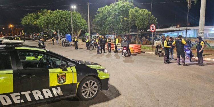 Operação do Detran em Taguatinga flagra oito motocicletas com escapamento irregular 