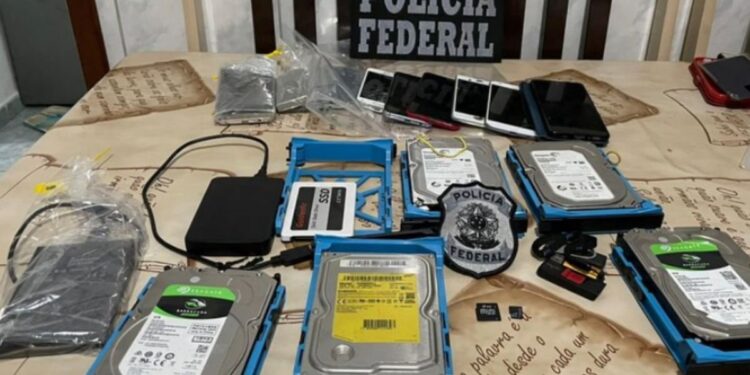 Polícia Federal faz buscas no DF contra pornografia infantil