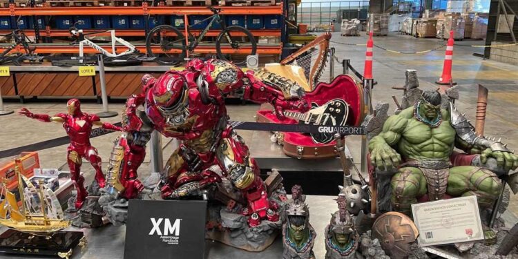 Pode levar creatina e whey no avião? Saiba o que acontece se você for parado