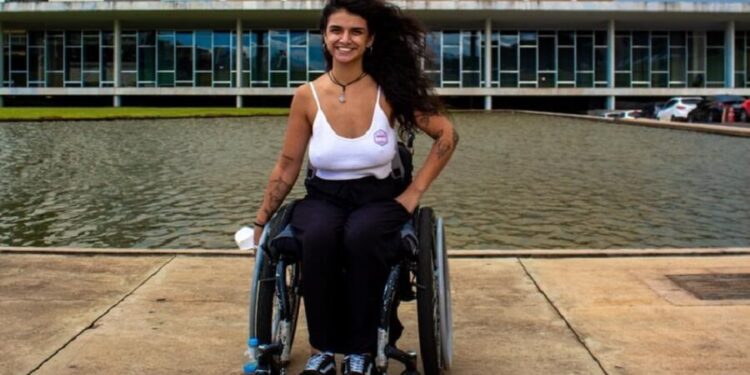 Homem desrespeita medida protetiva, invade casa e ameaça mulher no DF