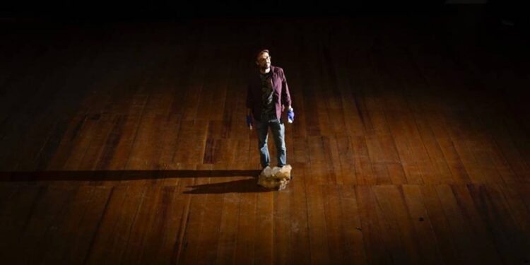 Conjunto Dior feito sob medida para Dulcina de Moraes é recuperado