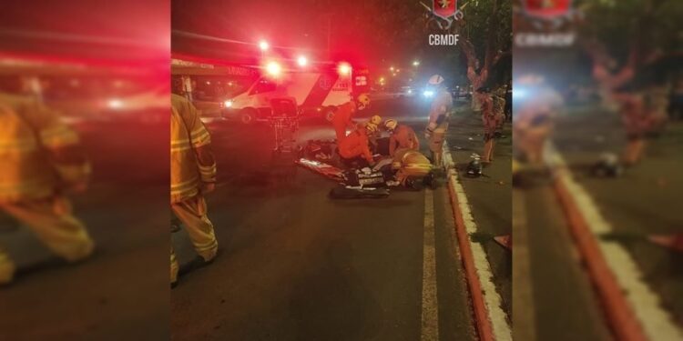 Motociclista e pedestre ficam feridos após atropelamento no DF