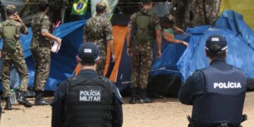 Documentos levantam dúvidas sobre papel da Abin ao monitorar o QG golpista em Brasília