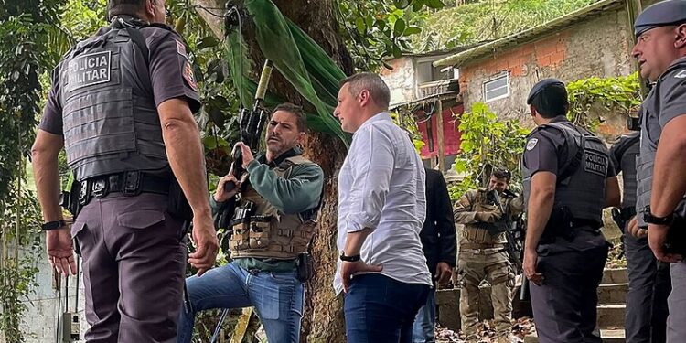 Operação no Guarujá: mortes pela polícia aumentaram, mas prisões e apreensão de armas não