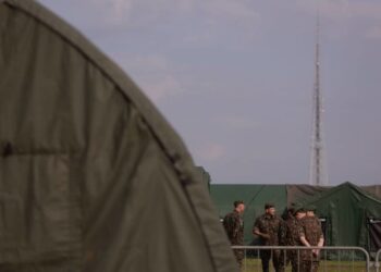 7/9: blindados e aeronaves das Forças Armadas já estão na Esplanada