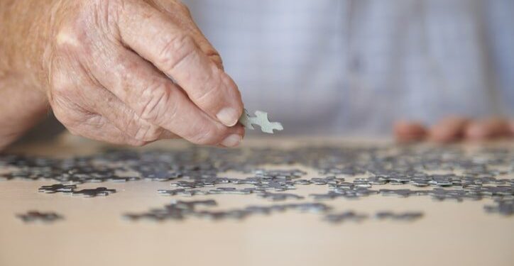 Estudo revela profissões que potencializam o risco de sofrer demência