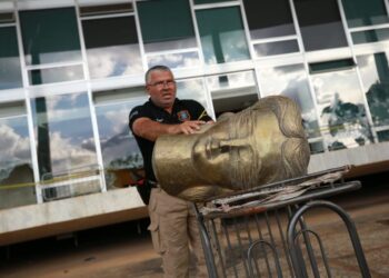 PF apreende armas e passaportes de financiadores dos atos de 8/1