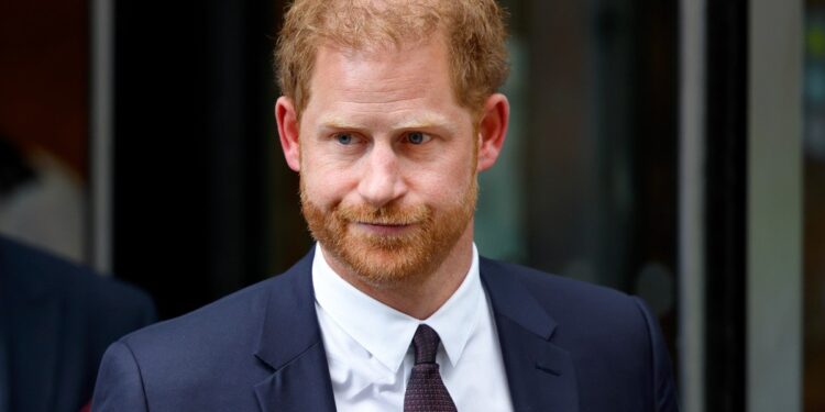 Queda de cabelo: conheça três doenças que afetam os seus fios