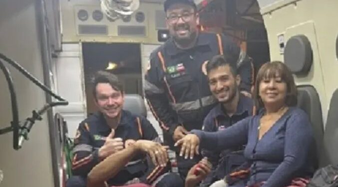 Menina de 4 anos liga na emergência e ajuda mãe em crise epiléptica