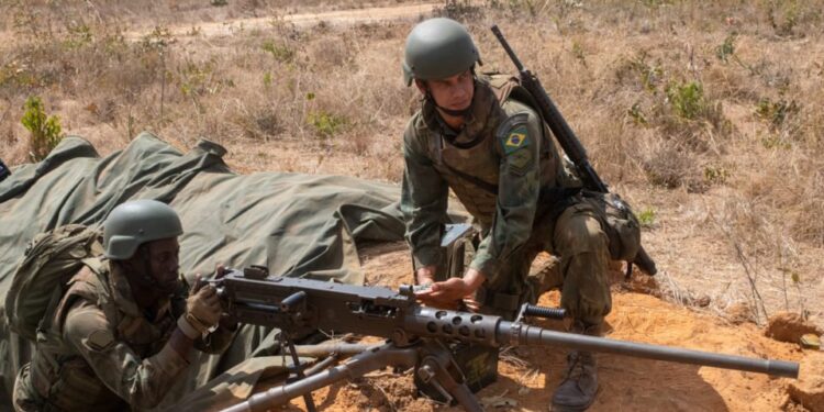 Comando Vermelho e PCC “rejeitaram” metralhadoras furtadas do Exército