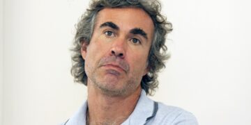 A fé e o fuzil: como a religião foi incorporada ao mundo do crime no Brasil