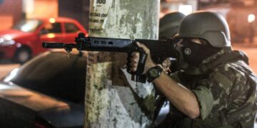 Campeões de violência policial, Rio e Bahia terão mais armas e dinheiro