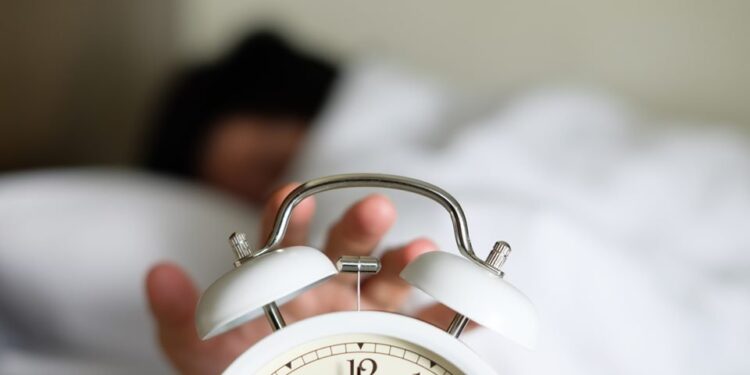 Pesquisa sugere que “modo soneca” pode melhorar qualidade do descanso