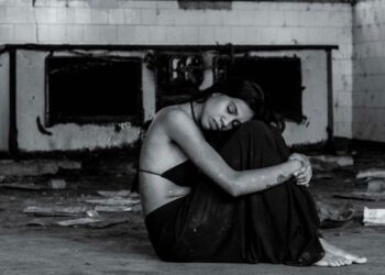 “A psoríase me levou à depressão”, desabafa jornalista de 27 anos