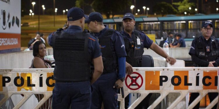Estação Central do metrô no DF volta a funcionar após explosão