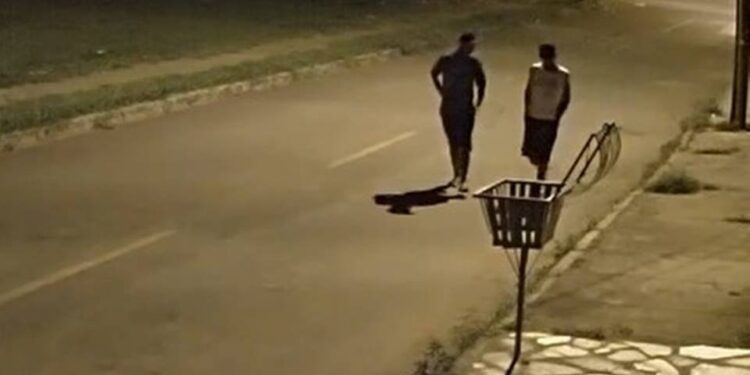 Bandidos matam homem de 52 anos a facadas na saída de bar no DF