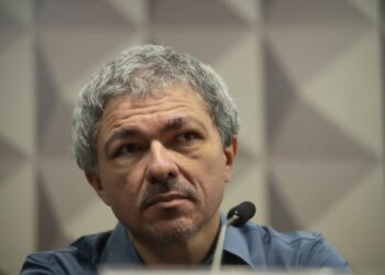 CPI: blogueiro narra carona de 40 km com bomba, e deputado ironiza