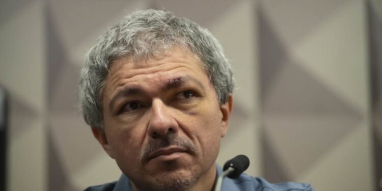 CPI: blogueiro narra carona de 40 km com bomba, e deputado ironiza