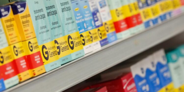 Saiba se medicamento genérico funciona da mesma forma que o referência