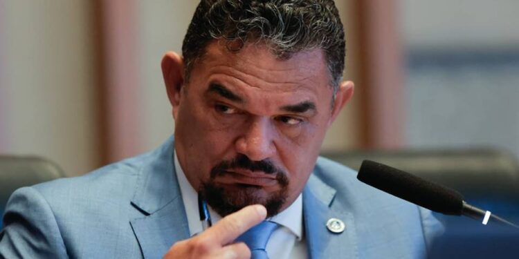 Relator da CPI no DF, Hermeto promete postura diferente de Eliziane