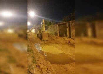 Vídeo: moradores denunciam cano estourado e atoleiro em Vicente Pires