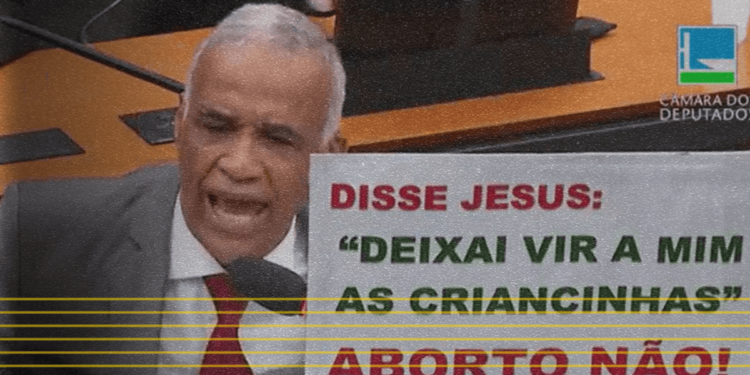 “Filhote do Estatuto do Nascituro” entra em pauta na Câmara para tentar impedir aborto