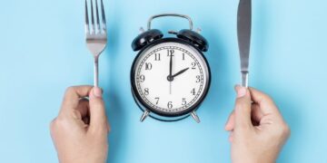 Nutri de Harvard sugere hora certa do café e jantar para não engordar