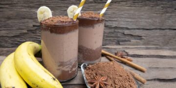 Vitamina de whey com 3 ingredientes melhora o ganho de massa muscular