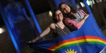 Mesmo com chuva forte, fãs lotam estádio para show de Paul McCartney