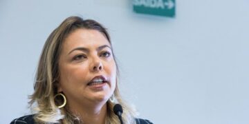 Bancada do DF faz manobra para PMs e bombeiros terem auxílio-moradia