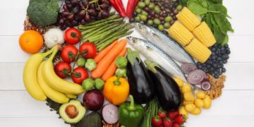 6 alimentos anti-inflamatórios recomendados por cientista de Harvard