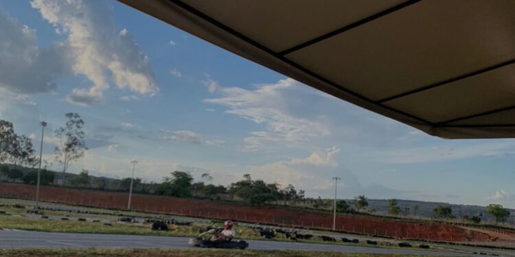 Jovem escalpelada em kart passa por nova cirurgia: “Ficha está caindo”