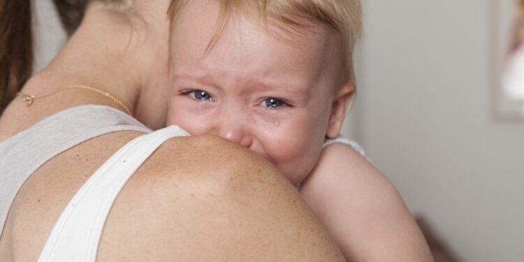 Fome ou sono? Ciência já consegue diferenciar 4 tipos de choro de bebê