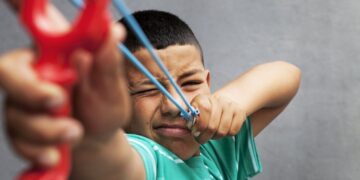 Natal com cuidado! 5 brinquedos que podem causar problemas oculares