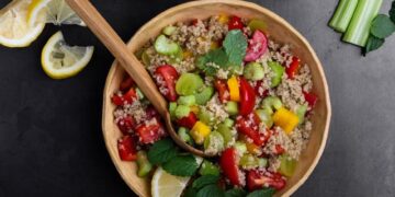 Nutricionista ensina 3 dicas para começar a gostar de salada em 2024