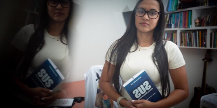 Após o luto, sobrinha de vítima de feminicídio luta para frear crimes