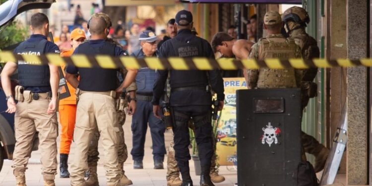 Homem sequestrado em casa de massagem disse que procurava papelaria