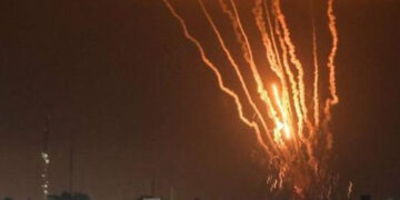 Irã lança ataques com drones e mísseis contra Israel